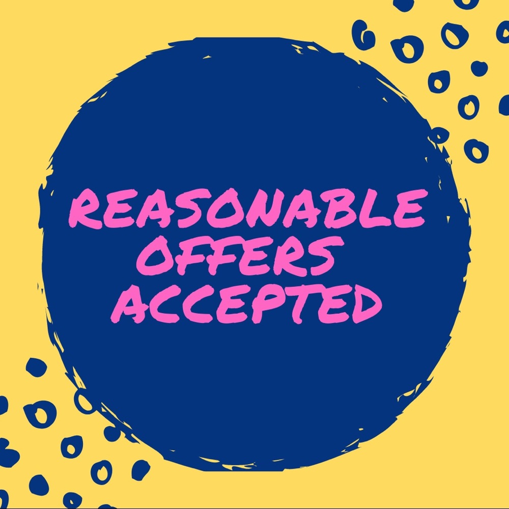 Hey! Open to reasonable offers! Happy Poshing! 💖